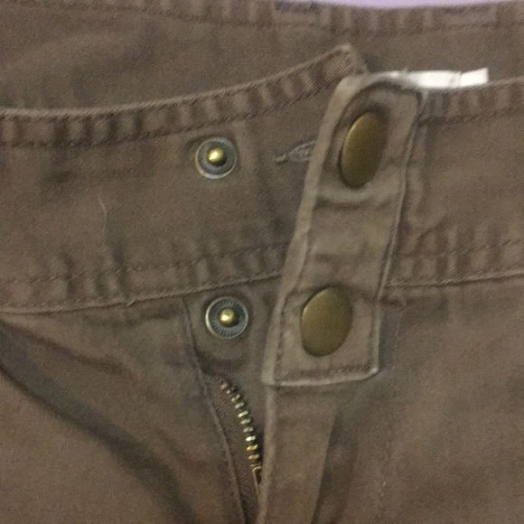 Light brown jean shorts with pockets - Picture 2 of 5